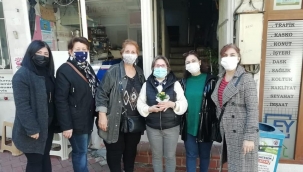 CHP Soma Kadın kolları esnaf kadınları ziyaret etti