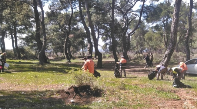 Piknik alanları temizlendi,tonlar çöp toplandı
