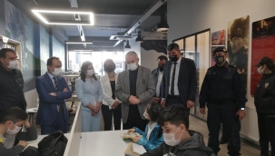 Saruhanlı'da kütüphane kutlamaları