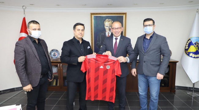 Söz konusu Turgutlu olunca siyaset rafa kalktı