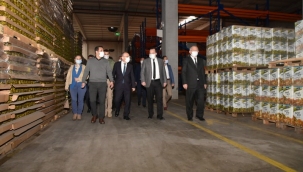 Vali Karadeniz, Akhisar'da