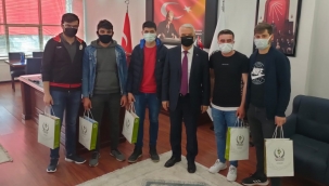 Başkan Bilgi geçleri askere uğurladı