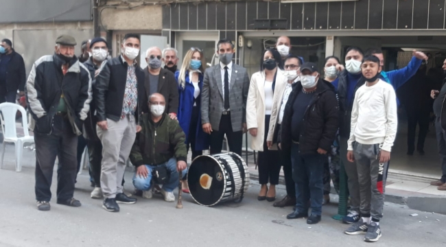 Çelik'ten ,Davulculara uygulanan yasağa tepki