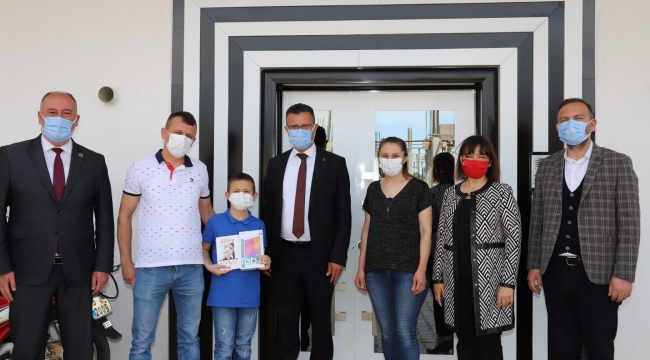 Dereceye giren öğrenciler ödülleri aldı