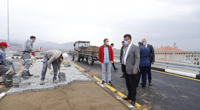 Öküzcüoğlu, üst geçitteki çalışmaları i inceledi