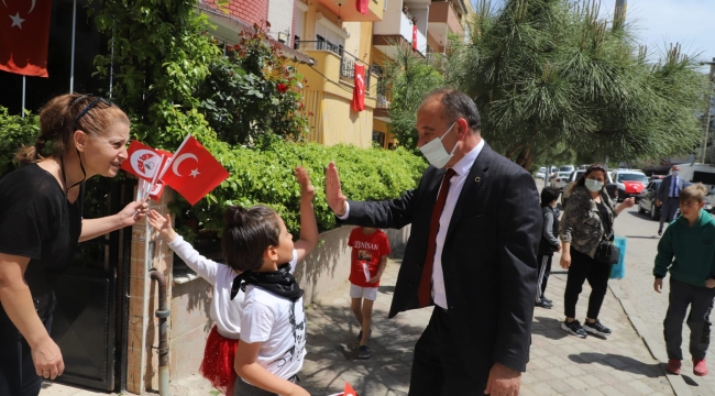 Turgutlu'da 23 nisan coşkusu sokaklara taştı