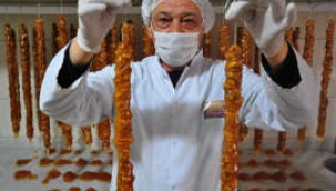 Turgutlu'nun 'ramazan sucuğu' tatlısı