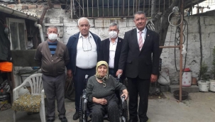 Vatandaşa tekerlekli sandalye 