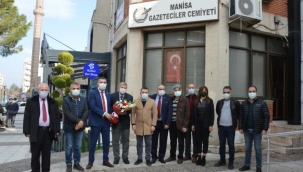 Akan, "Gazeteciler işsizlikle,hapisle ve canlarıyla tehdit ediliyor"