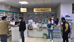 Akhisar belediyesi gece çalışanlara kandil helvası dağıttı