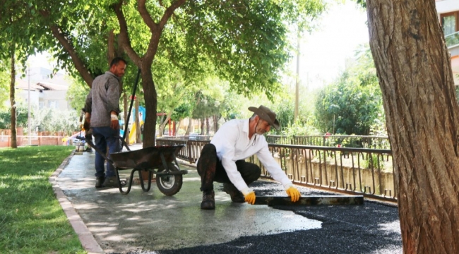Akhisar belediyesi tartan pistli park sayısı ikiye çıkardı