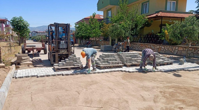 Alaşehir'de belediye yol bakım ve onarımına hız verdi