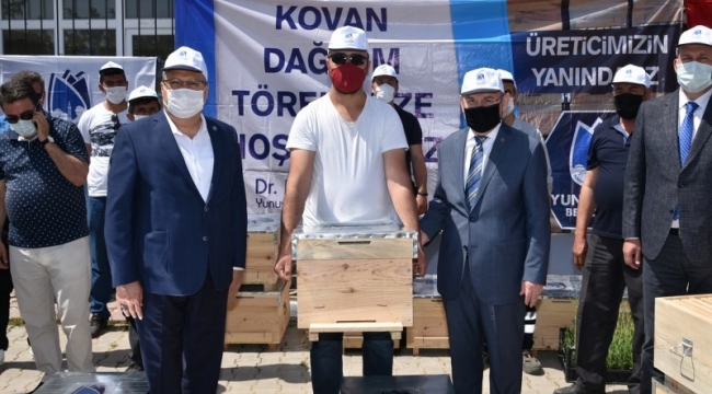 Arıcılık sertifikası bulunanlara 500 adet arı kovanı dağıtıldı