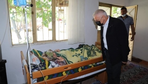 Bilgin'den ,anneler gününde yaşlı hastayı sevindiren hediye