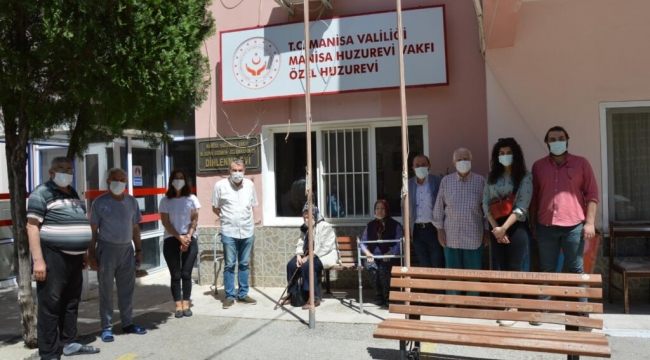 CHP'li Gürtunca ve ADD başkanı Kopal'dan huzur evi ziyaret