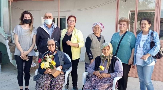 CHP'li kadınlar şehit anneleri ziyaret etti
