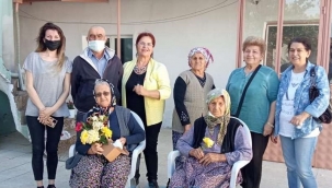 CHP'li kadınlar şehit anneleri ziyaret etti