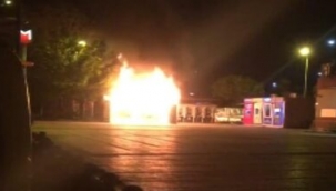 İBB Bakırköy'de ekmek büfesinde yangın