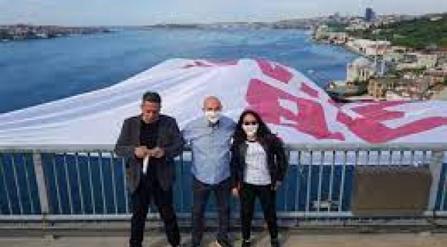 Köprüye dev '128 milyar dolar nerede' pankartı 