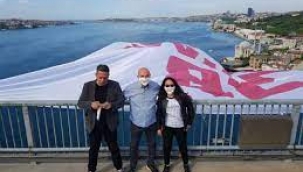 Köprüye dev '128 milyar dolar nerede' pankartı 