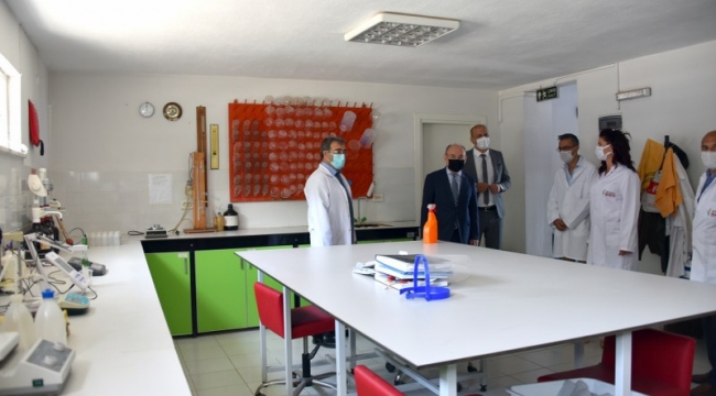 Vali Karadeniz bağcılık araştırma enstitüsünde 