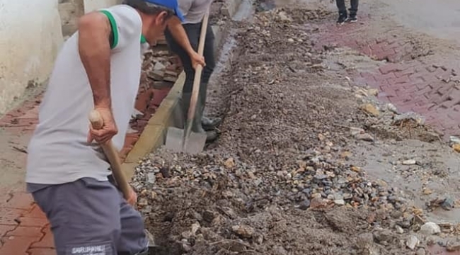 Başkan vatandaş el-ele Büyükbelen'de yaralar sarılıyor