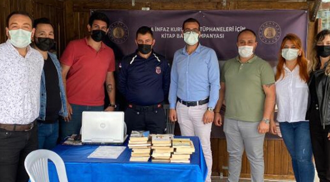 CHP'li gençlerden kitap bağışına destek