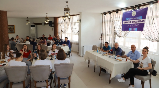 Gençlerle sordu başkan Bilgin, yanıtladı