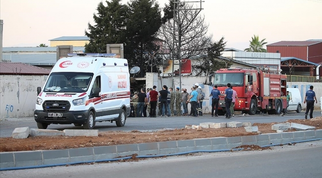 Hatay'da askeri tır çırçır fabrikasına çarptı: 2 asker şehit