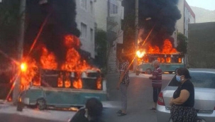 İzmir'd korkutan kaza çarpışan iki münibüs yandı