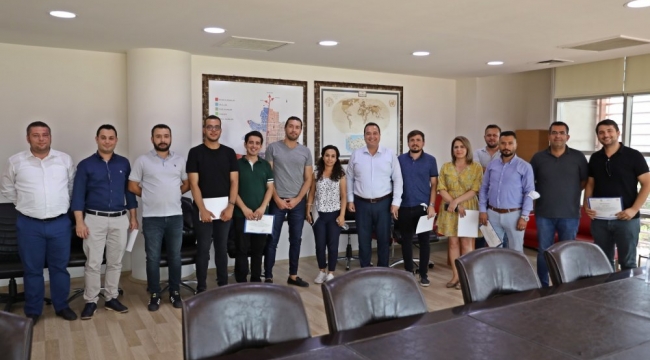 Kursu başarı ile tamamlayanlar sertifikalarını aldı