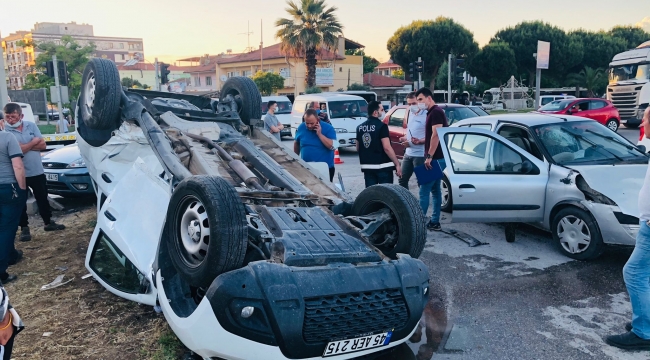 Manisa'da 3 aracın karıştığı kazada 6 kişi yaralandı