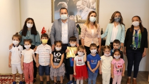 Minikler başkan Dutlulu'nun babalar gününü kutladı