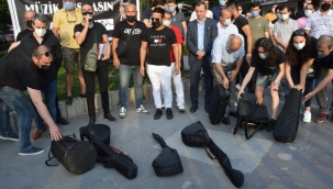 Müzisyenler eylemde 