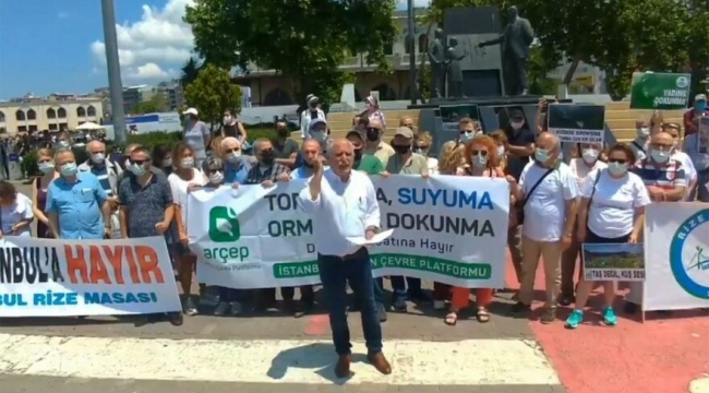 "Suyuna, ormanına,doğana sahip çık''çağrısı yapan çevreciler Kadıköy buluştu