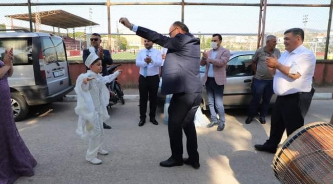 Turgutlu'da CHP'liler düğün töreninde buluştu