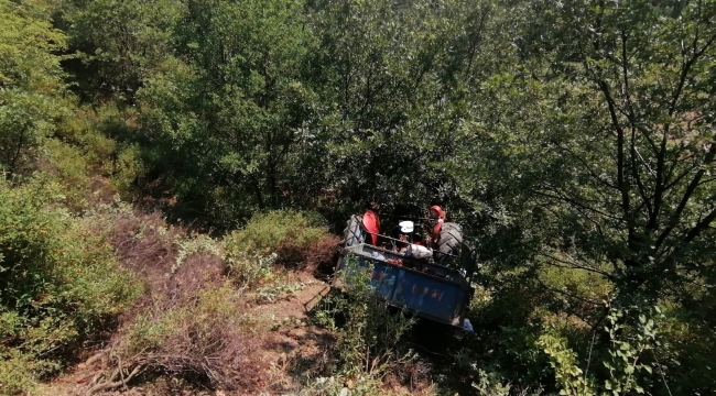 Turgutlu'da traktör devrildi 4 kişi yaralandı