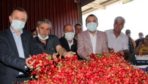Üreticide şaşırdı: Kirazın fiyat 70 liradan 20 liraya düştü