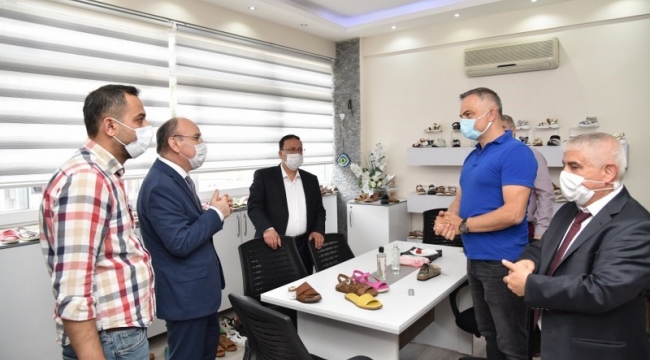 Vali Karadeniz,Manisa ayakkabıcılar esnaf odası'nda