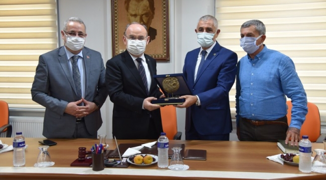 Vali Karadeniz, Salihli'de iş adamlarıyla buluştu