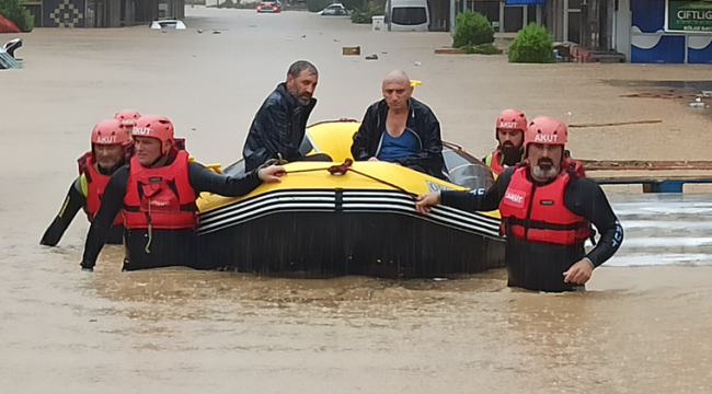 Artvin, Rize ve Düzce'de sel felaketi
