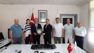 Başkan Akın'a plaket