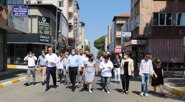 Başkan Öküzcüoğlu, vatandaşlarla bayramlaştı