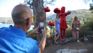 Bodrum'da yerli ve yabancı sanatçıların heykelleri beğeni topladı