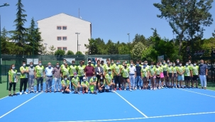 Demirci tenis turnuvası başladı