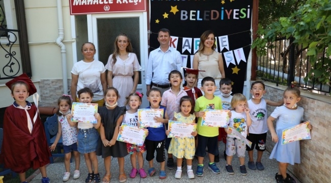 Kreş mezunları başarı belgelerini aldı