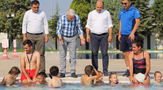 Saruhanlı Belediyesi Yüzme Kursları Başladı