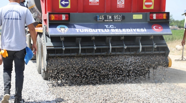 Turgutlu'da ova yolları asfaltlanıyor