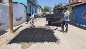 Yağış bozdu, belediye onarıyor