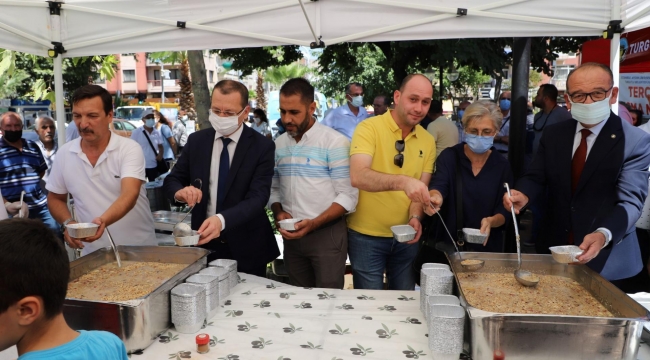 Aşure belediyeden,ikram kaymakamdan 